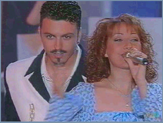 BENJAMIN Y GEMA EN EL FESTIVAL DE BENIDORM DEL AO 1998 - - - ESCUCHA EL SONIDO DE SOLO-2 (NECESITAS EL WINAMP)  BAJATELO EN www.winamp.com